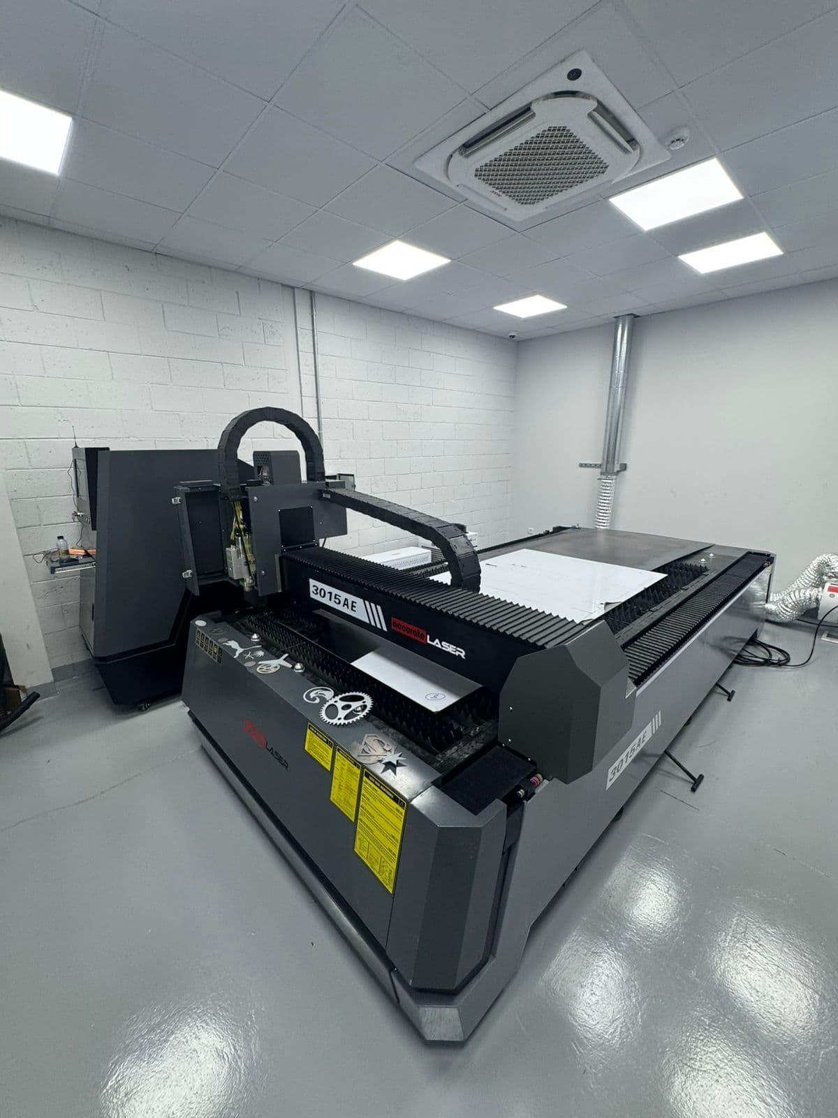 Industrial Fiber Laser Cutting System